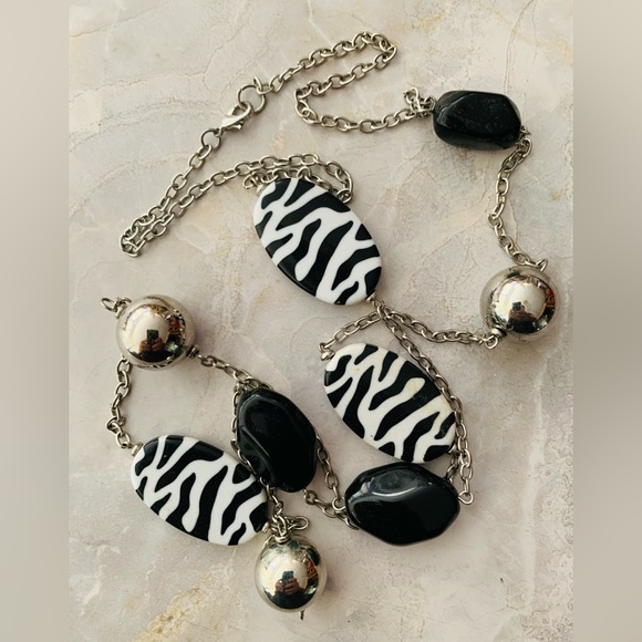 Jewelry - Black and White Zebra Print Lucite Beads Necklace